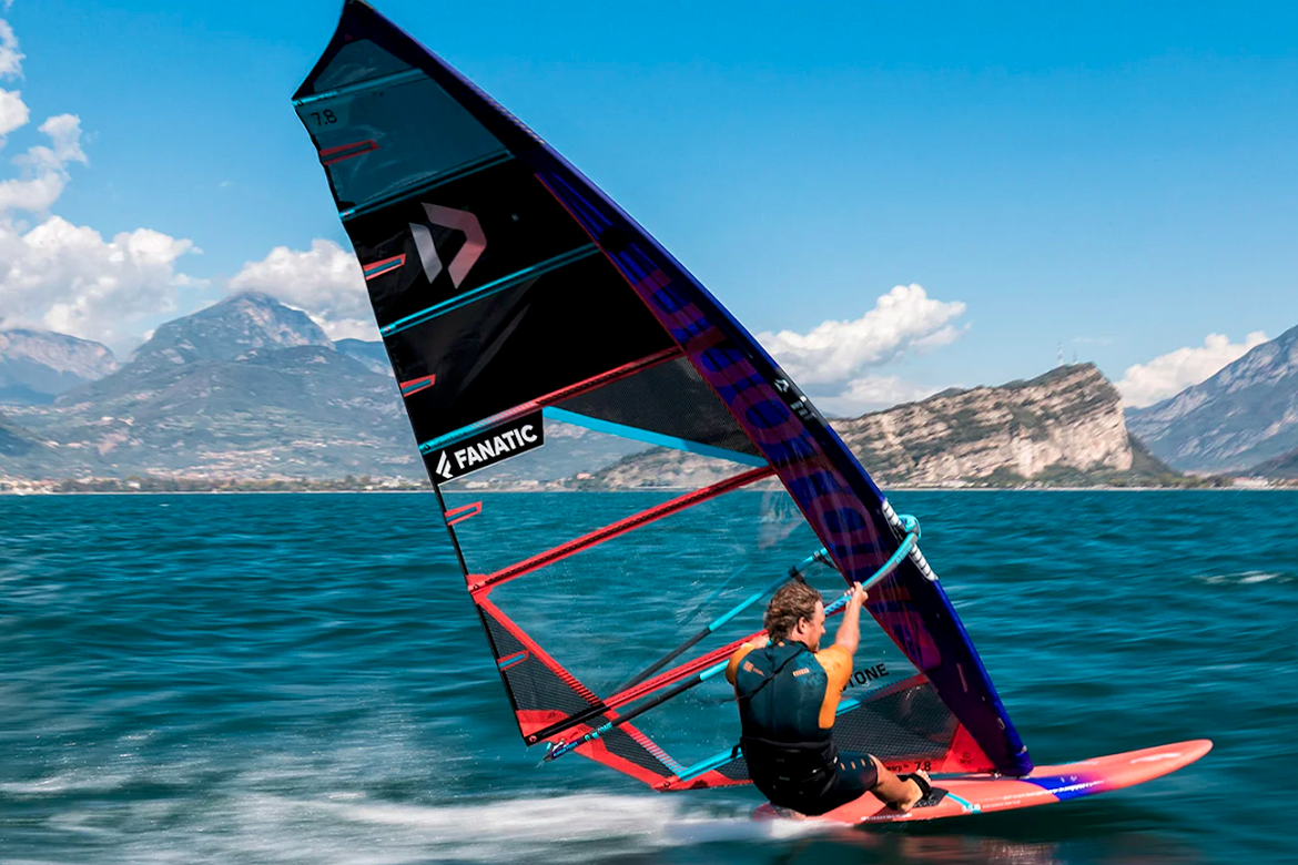 Warp_Fin Duotone 2023 windsurf slalom