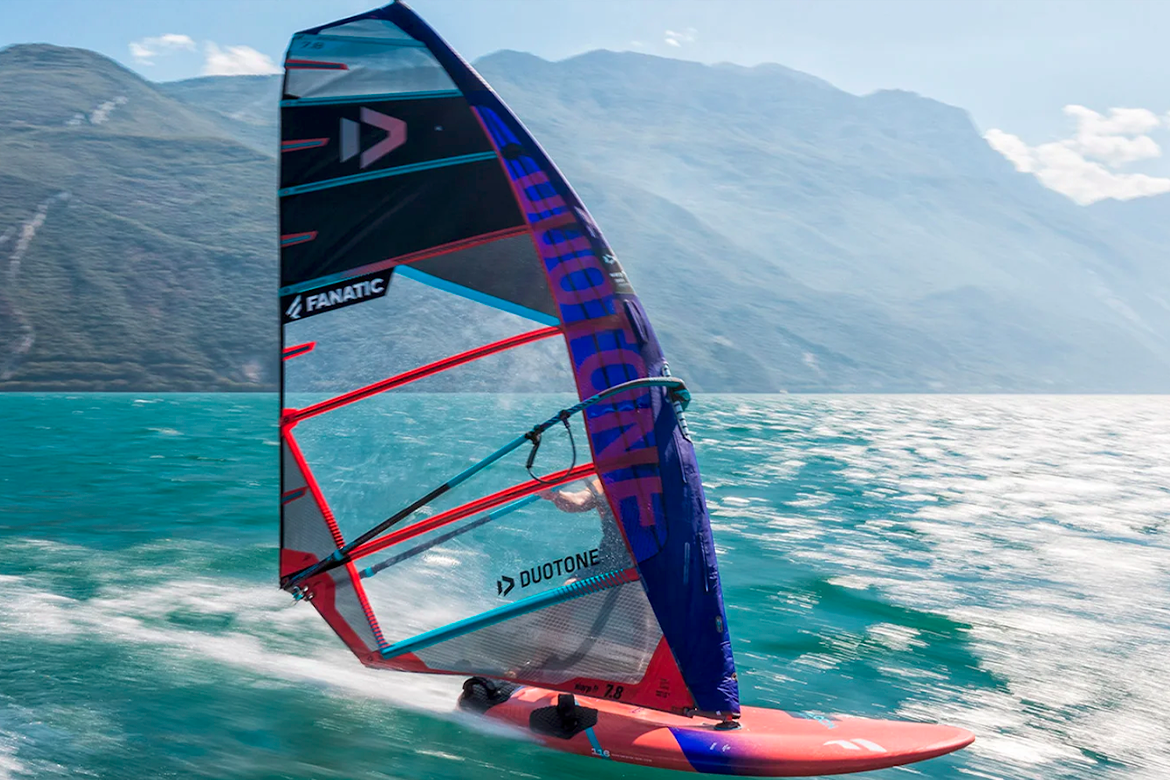 Warp_Fin Duotone 2023 windsurf slalom
