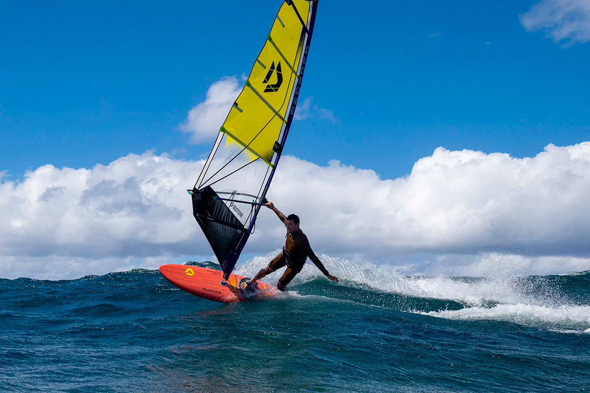 Planche Ultra FreeWave 2.0 SLS Duotone en action