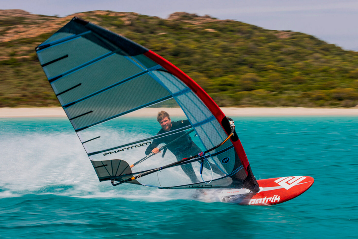 Iris Rs_2023_Phantom_windsurf_race_slalom_voile